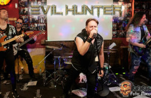 Crónica y fotos de EVIL HUNTER en 7 Rock Bar de Parla, Madrid