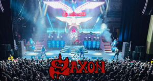 SAXON llenazo en su gira británica. Esta noche en Londres. Video, fotos y repertorio