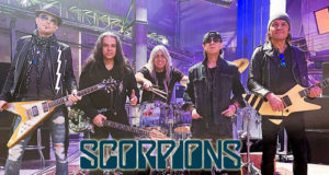 Lyric vídeo de SCORPIONS para “Crossing Borders”. IRON ALLIES, banda con Herman Frank y David Reece, en el estudio. Caja de BANGALORE CHOIR.