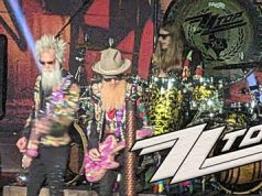 ZZ TOP – RUSH – KAMELOT ZZ TOP siguen su gira con Michael Monahan a la batería. RUSH en el Xfinity Mobile Arena, en Filadelfia. Tommy Karevik de KAMELOT habló sobre cómo fue reemplazar a Roy Khan