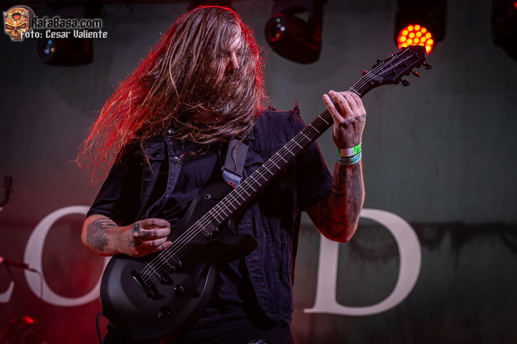 EMPLOYED TO SERVE - LEYENDAS DEL ROCK