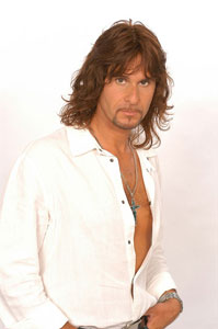 <strong>Steve Lee</strong>» width=»199″ height=»300″ hspace=»7″ vspace=»5″ align=»left» /> </p>
<p align=